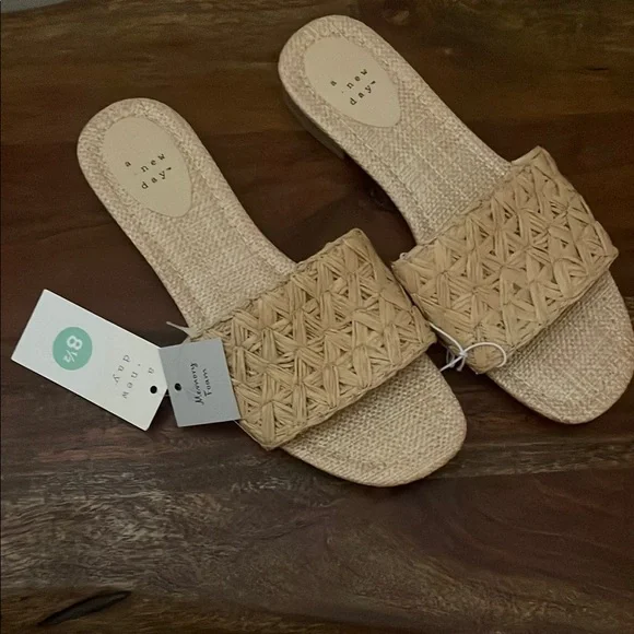Brand New - a new day Woven Slide Sandals. Size 8.5 - Picture 5 of 6